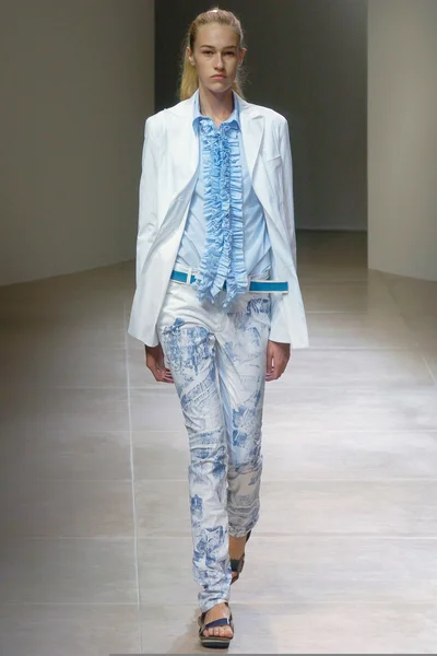 Look 3